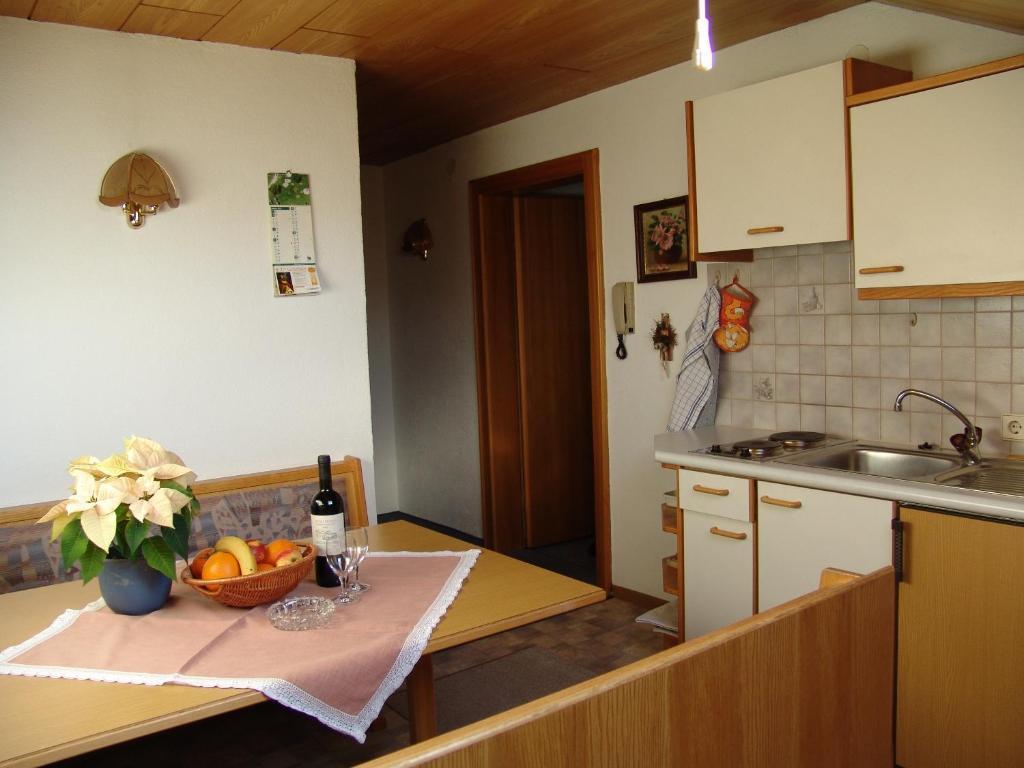 Haus Kneissl Lägenhet Seefeld in Tirol Rum bild